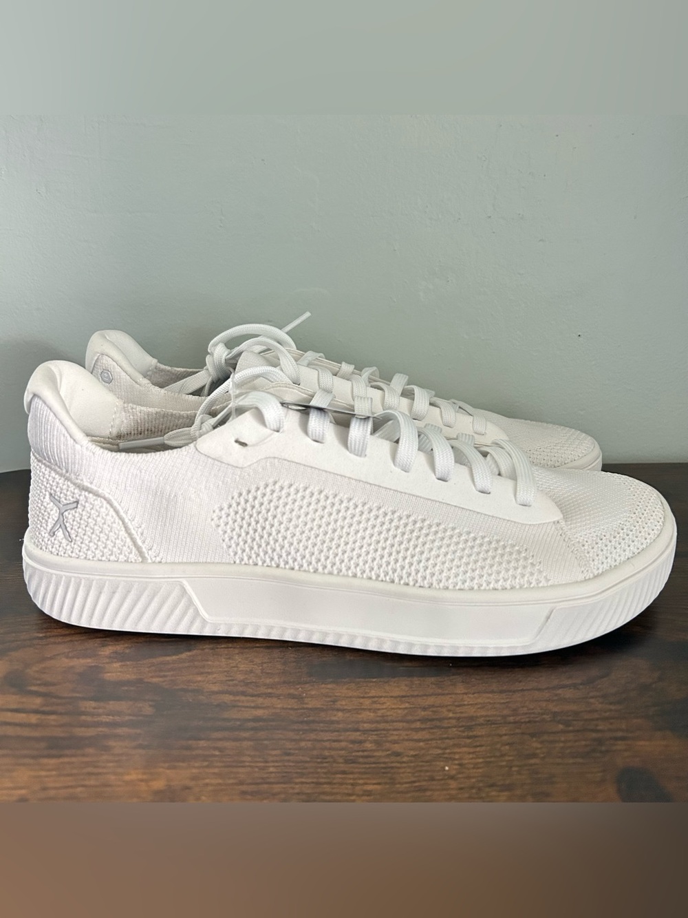 Flux Footwear Adapt Knit Trainer White Mens Size 9.5 Athletic Shoes Sneakers